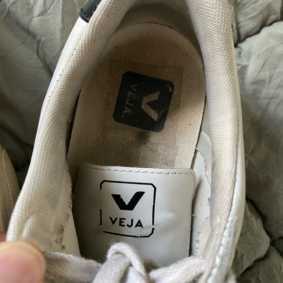 VEJA Campo Logo Sneakers - Picture 11 of 15